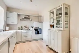 3 Laurel GroveImage 9