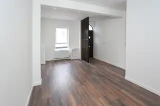 1 Canada StreetImage 4