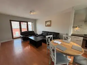Apt 6 39 Thorndyke StreetImage 2
