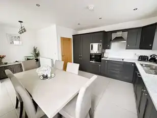 5 Loughans ViewImage 18