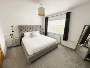 5 Loughans ViewImage 9