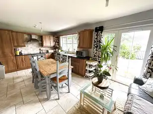 7 Strawhill ManorImage 8