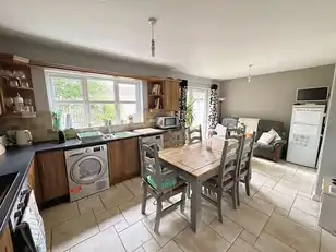 7 Strawhill ManorImage 9