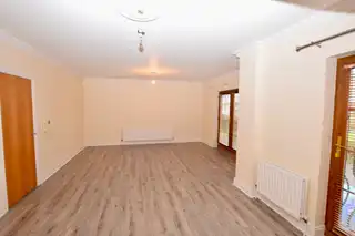 25 Chapel CourtImage 9