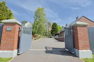20 Hillsborough RoadImage 3