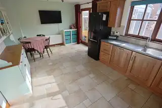 38 Glebe Hill ManorImage 7