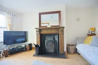 38 Glebe Hill ManorImage 5