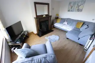 38 Glebe Hill ManorImage 3