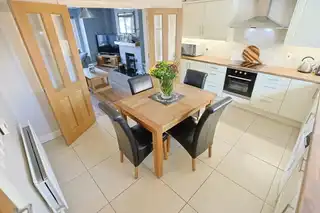 15 Cedar LodgeImage 19
