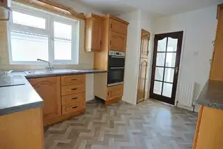 2 Lakeview ParkImage 15