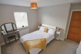 4 Linen HallImage 33
