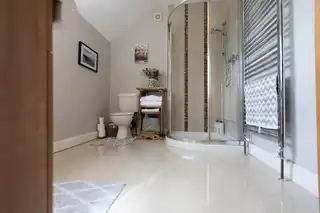 2 Bachelors AvenueImage 51