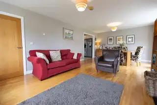 2 Bachelors AvenueImage 11