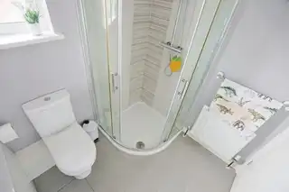 2 Bachelors CloseImage 50