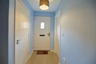 2 Bachelors CloseImage 27