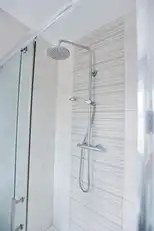 2 Bachelors CloseImage 35