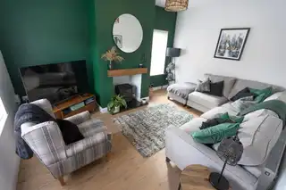 8 Moss LaneImage 8