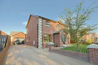 125 Larkfield MeadowsImage 1