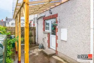 2 Henrys PlaceImage 29