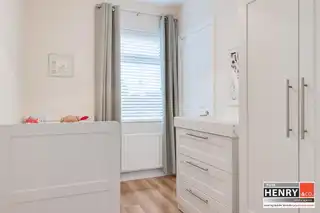 2 Henrys PlaceImage 21