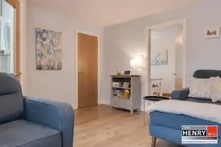 2 Henrys PlaceImage 10