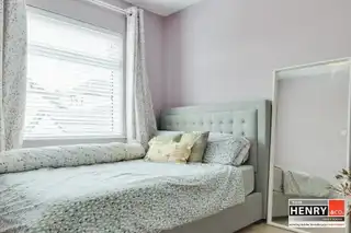 2 Henrys PlaceImage 17