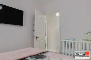 2 Henrys PlaceImage 20