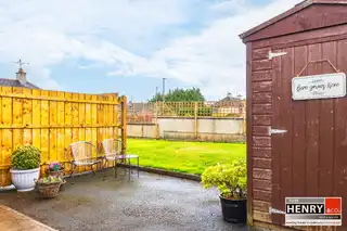2 Henrys PlaceImage 30