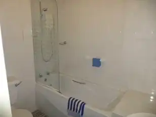 Flat 1 LarneImage 9