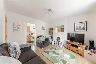 82 Sunnyhill ParkImage 4