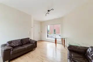 Apt 5 Tivoli CourtImage 6