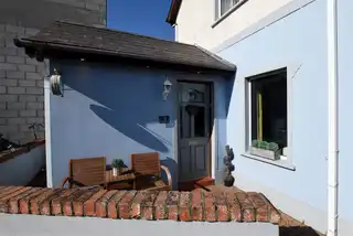 5 Priory CourtyardImage 2