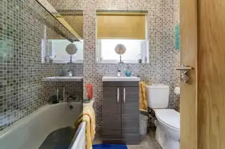 8 Lansdowne ParkImage 9