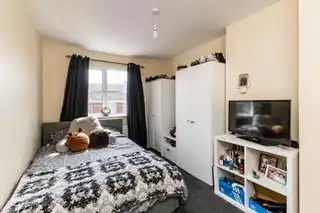 12 Beresford HillImage 8