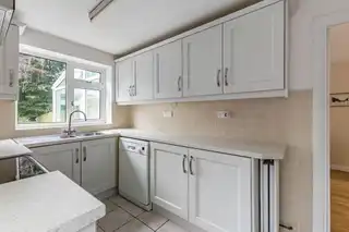 44 Woodview CrescentImage 9