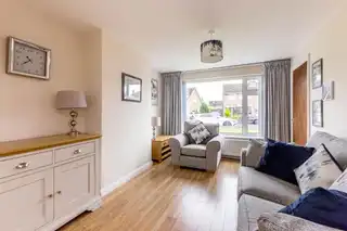 44 Woodview CrescentImage 5