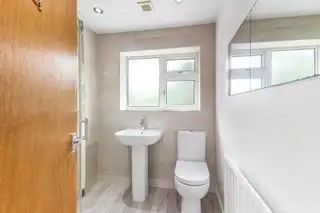 44 Woodview CrescentImage 16