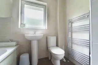 14 Glenmore CourtImage 9