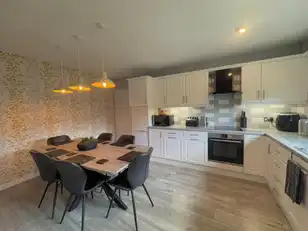 3 Downview CrescentImage 10