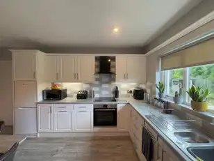 3 Downview CrescentImage 8