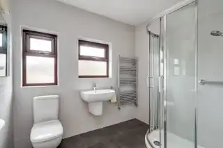 4 Kingsland ParkImage 9
