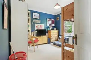 27 Sandhill GardensImage 16