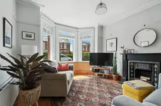 27 Sandhill GardensImage 8