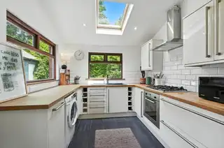 27 Sandhill GardensImage 10