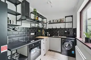 72 Ravenscroft AvenueImage 8