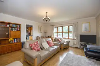 23 Aston GardensImage 5