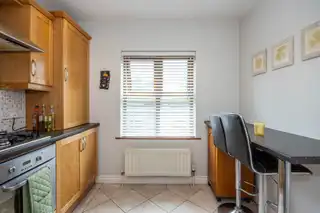 23 Aston GardensImage 9