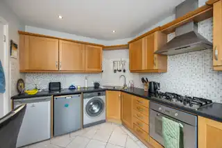 23 Aston GardensImage 7