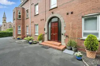 Apt 2 Knockdene ManorImage 2