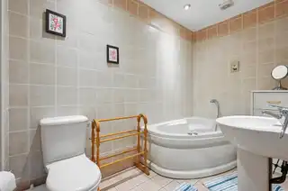 Apt 2 Knockdene ManorImage 16